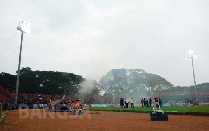 Jelang Kompetisi Liga 2, Puluhan Lampu Stadion Brawijaya Kediri malah Mati