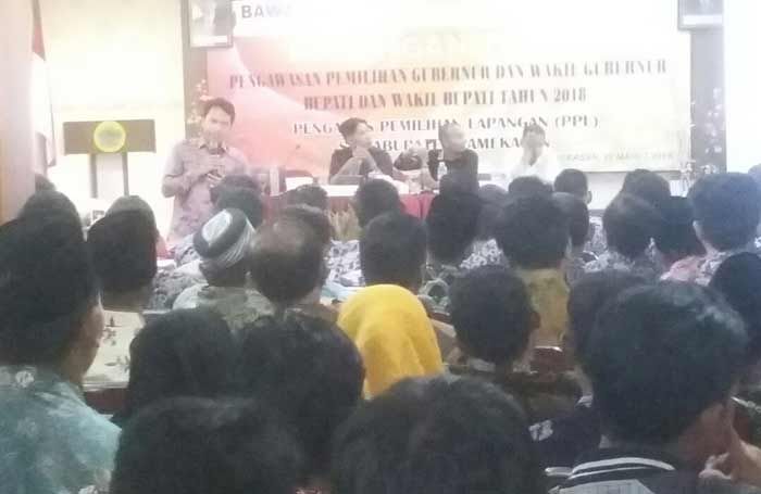 Gelar Bimtek, Panwaslu Pamekasan Minta PPL Netral