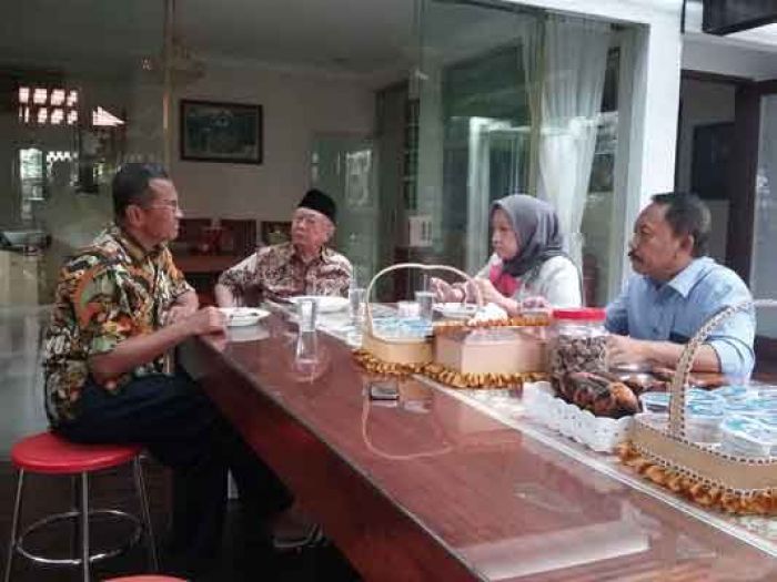 Kunjungi Dahlan Iskan, Gus Solah: Ini Cari Molo Kunjungi Dahlan Iskan, Gus Solah: Ini Cari Molo