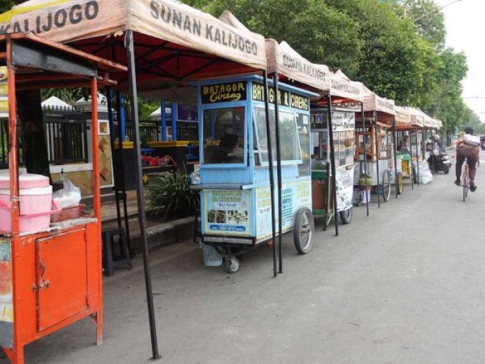 Diskopumdag Tuban Imbau Agar PKL Cantumkan Harga di Daftar Menu yang Mudah Terlihat Konsumen Diskopumdag Tuban Imbau Agar PKL Cantumkan Harga di Daftar Menu yang Mudah Terlihat Konsumen