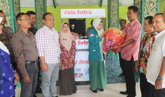 Dewi, Siswi MA yang Rawat Kakaknya Seorang Diri Karena Keterbelakangan Mental, Dapat Bantuan Rombong