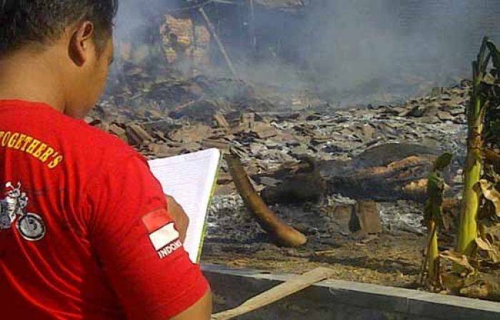 Kandang di Sidomulyo Lamongan Terbakar, 22 Kambing dan 1 Sapi Dilalap Api Kandang di Sidomulyo Lamongan Terbakar, 22 Kambing dan 1 Sapi Dilalap Api
