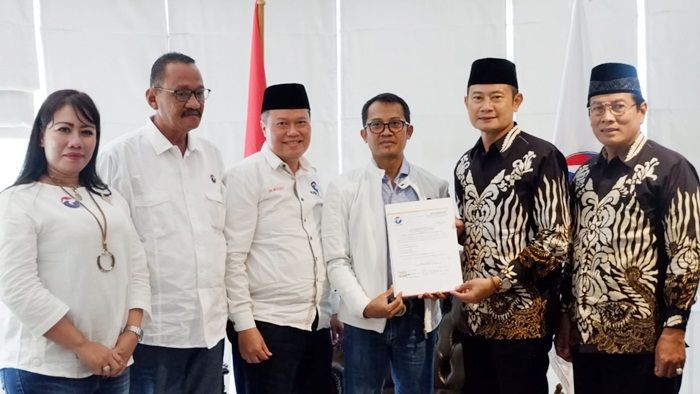 Susul Gerindra, Giliran Perindo Serahkan Rekom ke Yuhronur Efendi-Abdul Rouf Susul Gerindra, Giliran Perindo Serahkan Rekom ke Yuhronur Efendi-Abdul Rouf