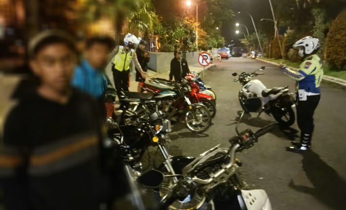 Razia Balap Liar dan Knalpot Brong, Satlantas Polres Batu Amankan 6 Motor Razia Balap Liar dan Knalpot Brong, Satlantas Polres Batu Amankan 6 Motor