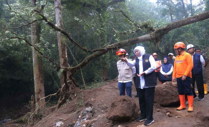 Tinjau Longsor di Mojokerto, Gubernur Khofifah Siapkan Metode Early Warning System Berbasis Digital