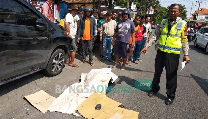 Mahasiswi Tewas Terlindas Truk Kontainer di Jalan Raya Sawunggaling Sidoarjo Mahasiswi Tewas Terlindas Truk Kontainer di Jalan Raya Sawunggaling Sidoarjo