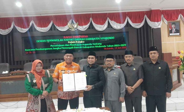 Pengesahan Perda RPJMD 2025-2029, Bupati Situbondo Targetkan Penurunan Kemiskinan Pengesahan Perda RPJMD 2025-2029, Bupati Situbondo Targetkan Penurunan Kemiskinan