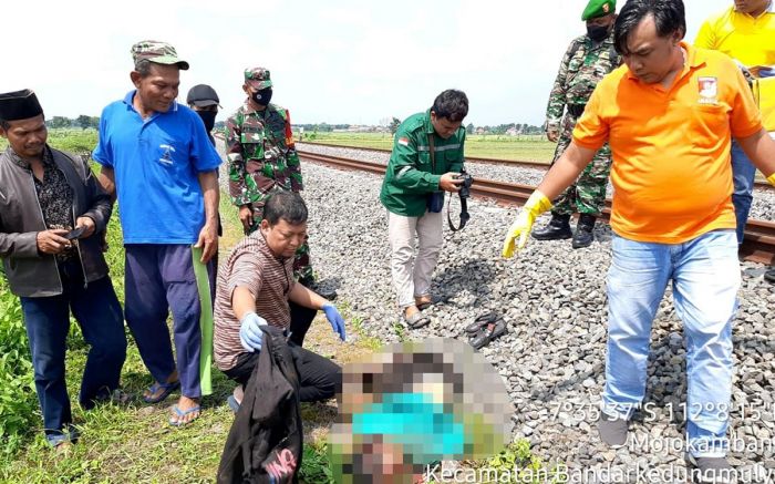 Berjalan di Rel, Seorang Pemuda di Jombang Tewas Tersambar Kereta Api Berjalan di Rel, Seorang Pemuda di Jombang Tewas Tersambar Kereta Api