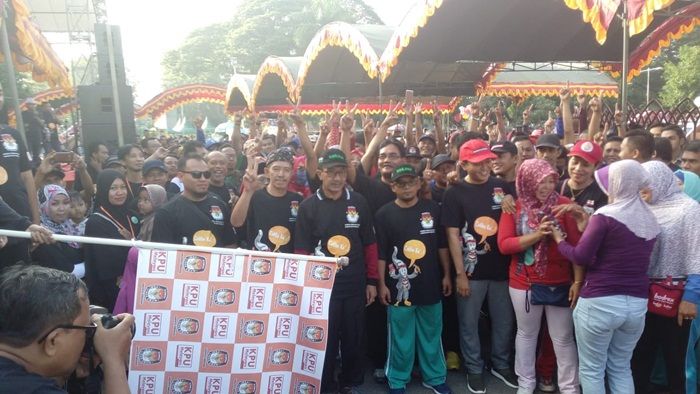 KPU Pamekasan Gelar JJS Sambil Sosialisasi Pilkada Damai KPU Pamekasan Gelar JJS Sambil Sosialisasi Pilkada Damai