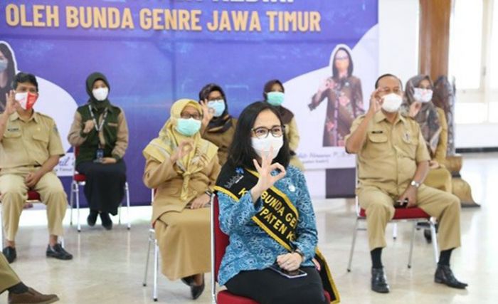 Digelar Secara Virtual, Mbak Chica Resmi Dikukuhkan Jadi Bunda GenRe Kabupaten Kediri Digelar Secara Virtual, Mbak Chica Resmi Dikukuhkan Jadi Bunda GenRe Kabupaten Kediri