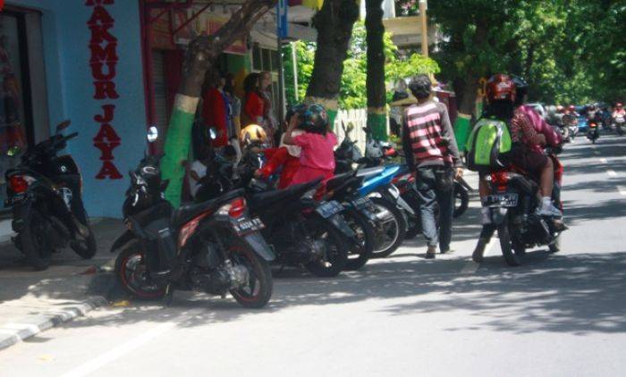 Tarif Parkir di Tuban Tak Sesuai Perda, Dishub Klaim Lakukan Pembinaan Tarif Parkir di Tuban Tak Sesuai Perda, Dishub Klaim Lakukan Pembinaan