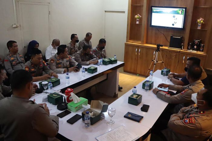 Gelar Sosialsisasi Penyegaran & Pemahaman HAM, Wakapolres Ngawi: Jangan Takut Berbuat Baik! Gelar Sosialsisasi Penyegaran & Pemahaman HAM, Wakapolres Ngawi: Jangan Takut Berbuat Baik!