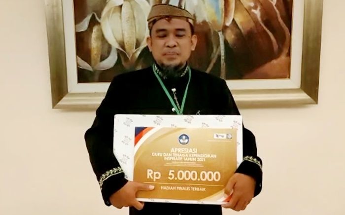 Kepsek SMPN 5 Kota Mojokerto Raih Prestasi Kepala Sekolah Inspiratif Nasional 2021 Kepsek SMPN 5 Kota Mojokerto Raih Prestasi Kepala Sekolah Inspiratif Nasional 2021