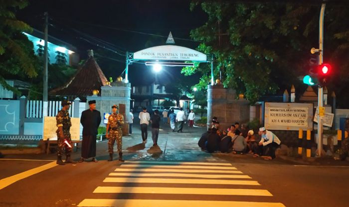 Begini Suasana Ponpes Tebuireng Pasca Gus Sholah Wafat