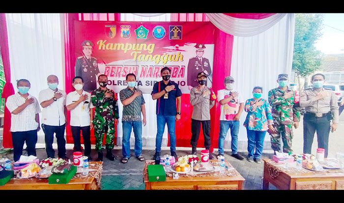 Serius Perangi Narkoba, Polresta Sidoarjo Luncurkan Kampung Tangguh Semeru Bersinar Serius Perangi Narkoba, Polresta Sidoarjo Luncurkan Kampung Tangguh Semeru Bersinar