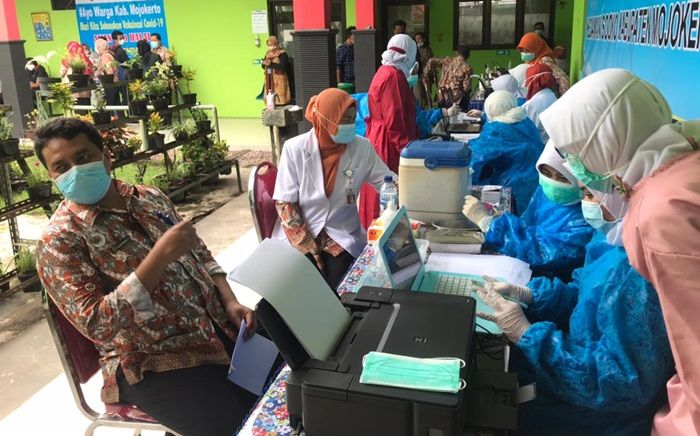 Pemkab Mojokerto Mulai Vaksinasi Covid-19, Prioritaskan Nakes, Siapkan 3.120 Dosis Pemkab Mojokerto Mulai Vaksinasi Covid-19, Prioritaskan Nakes, Siapkan 3.120 Dosis