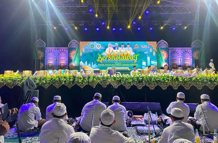 Peringati Hari Pahlawan, Umaha Sidoarjo Gelar YPM Bersholawat Bersama Habib Syekh dan Khofifah Peringati Hari Pahlawan, Umaha Sidoarjo Gelar YPM Bersholawat Bersama Habib Syekh dan Khofifah