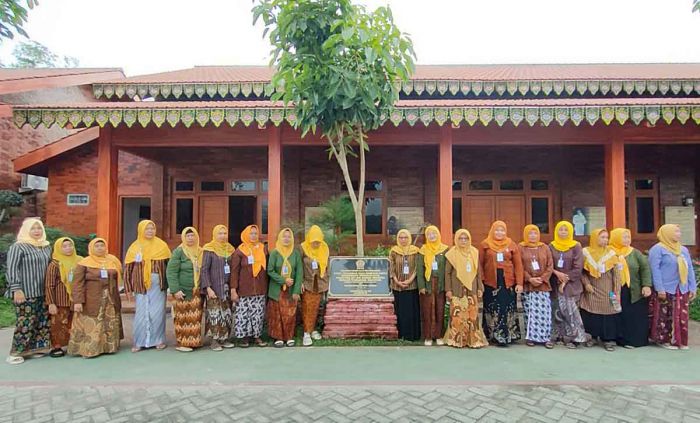 Hari Kartini 2025, Situs Ndalem Pojok Gelar Doa Bersama untuk Perdamaian Dunia Hari Kartini 2025, Situs Ndalem Pojok Gelar Doa Bersama untuk Perdamaian Dunia