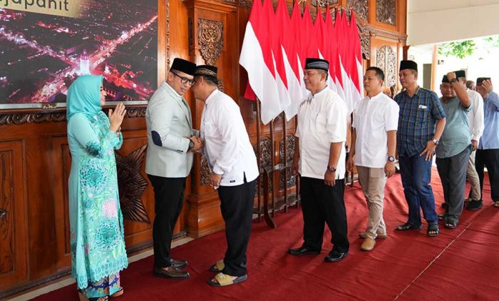 Pj Wali Kota Mojokerto Gelar Open House dengan Masyarakat dan ASN Pj Wali Kota Mojokerto Gelar Open House dengan Masyarakat dan ASN
