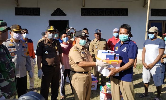 Dikarantina Pasca Kembali dari Bekasi, 11 Orang di Kabupaten Blitar Dinyatakan Bebas Corona Dikarantina Pasca Kembali dari Bekasi, 11 Orang di Kabupaten Blitar Dinyatakan Bebas Corona
