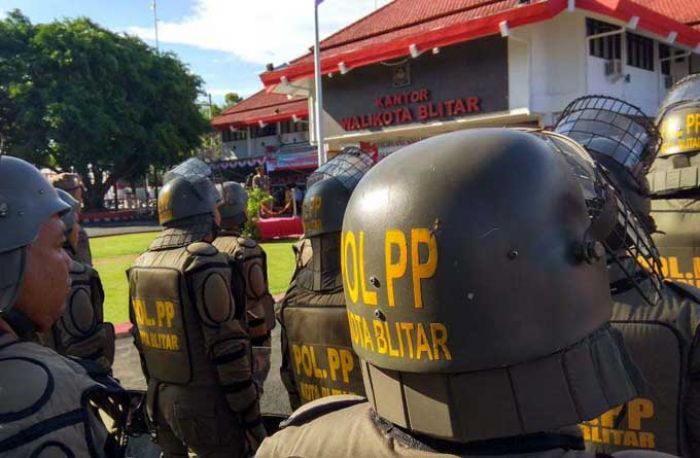 Satpol PP Blitar dan Linmas Harus Kawal Pilkada Serentak Satpol PP Blitar dan Linmas Harus Kawal Pilkada Serentak