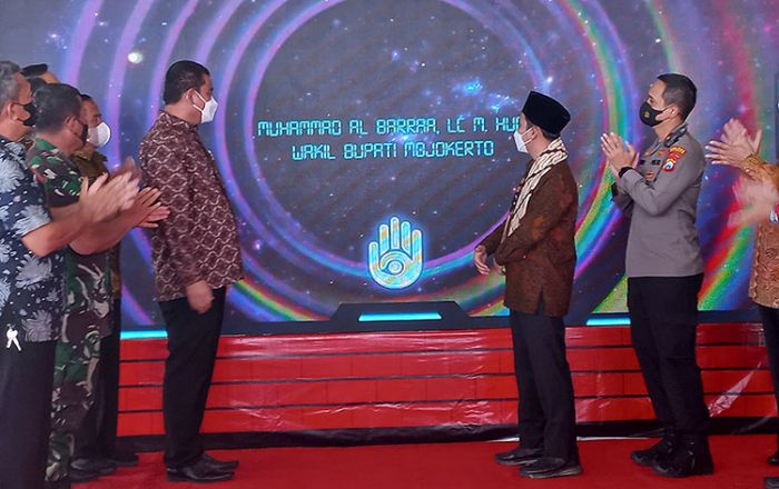 Launching Desa Digital Sumbertanggul, Gus Barra: Bagian dari Upaya untuk Tingkatkan Kualitas Desa Launching Desa Digital Sumbertanggul, Gus Barra: Bagian dari Upaya untuk Tingkatkan Kualitas Desa