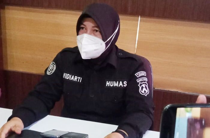 Diduga Depresi, Pria di Sumenep Ditemukan Tewas Gantung Diri Pakai Sarung Malam Tarawih Diduga Depresi, Pria di Sumenep Ditemukan Tewas Gantung Diri Pakai Sarung Malam Tarawih