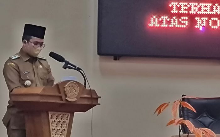 Belanja Infrastruktur RAPBD 2022 Bangkalan Lebih Rendah, Ra Latif Prioritaskan Pembangunan Ini Belanja Infrastruktur RAPBD 2022 Bangkalan Lebih Rendah, Ra Latif Prioritaskan Pembangunan Ini