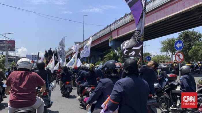 3.000 Mahasiswa Surabaya Demo: Tunda Pemindahan Ibu Kota dan Evaluasi Kenaikan Harga BBM! 3.000 Mahasiswa Surabaya Demo: Tunda Pemindahan Ibu Kota dan Evaluasi Kenaikan Harga BBM!