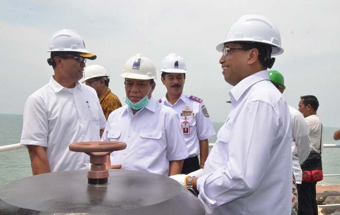 Kunjungi Nelayan Lamongan, Menhub Janji Permudah Aturan Pengukuran Kapal Kunjungi Nelayan Lamongan, Menhub Janji Permudah Aturan Pengukuran Kapal