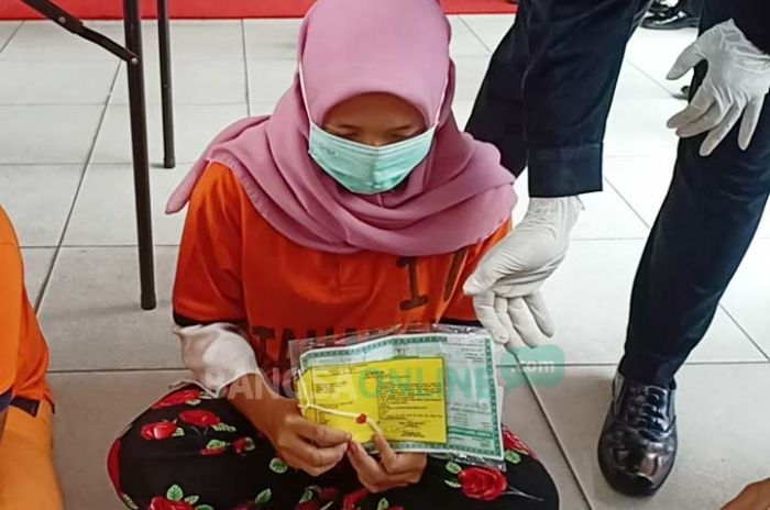 Gadis 19 Tahun Asal Surabaya Nekat Curi BPKB dan Perhiasan Demi Bisa Bersenang-senang