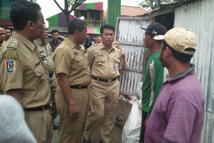 Masih Marak Bangunan Liar, Lahan Fasilitas Umum pun Disewakan Masih Marak Bangunan Liar, Lahan Fasilitas Umum pun Disewakan