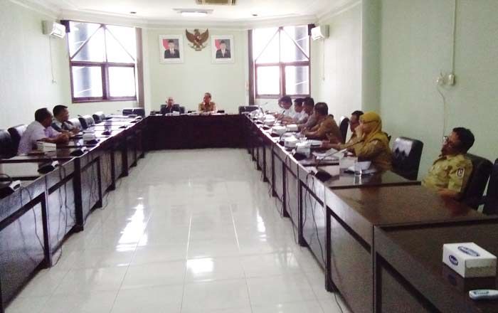 DPRD, Dishub, dan Paguyuban Duduk Bersama Cari Solusi Polemik Angkot dan Ojol DPRD, Dishub, dan Paguyuban Duduk Bersama Cari Solusi Polemik Angkot dan Ojol