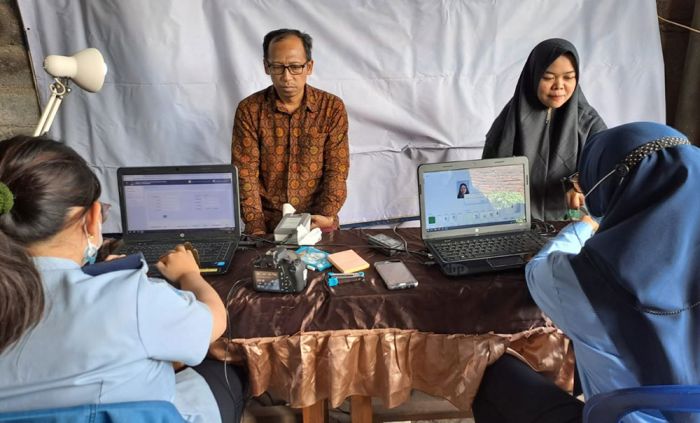 Imigrasi Malang Gelar Pandangi Karmila di Pondok Pesantren Bumi Ngasor Imigrasi Malang Gelar Pandangi Karmila di Pondok Pesantren Bumi Ngasor