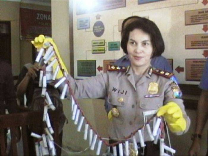 Dua Pembuat Mercon Diciduk Dua Pembuat Mercon Diciduk