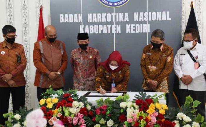 BNN Canangkan Zona Integritas Menuju WBK dan WBBM BNN Canangkan Zona Integritas Menuju WBK dan WBBM