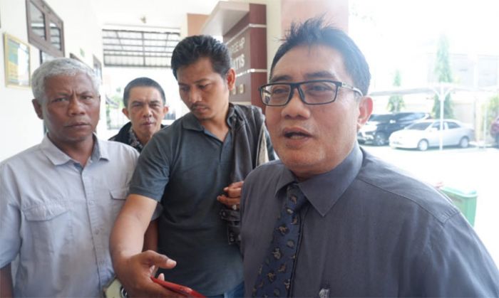 Kuasa Hukum dan Kejari Sama-sama Tahu Keberadaan Sekda Gresik, Ini Alasan Belum Dihadirkan Kuasa Hukum dan Kejari Sama-sama Tahu Keberadaan Sekda Gresik, Ini Alasan Belum Dihadirkan