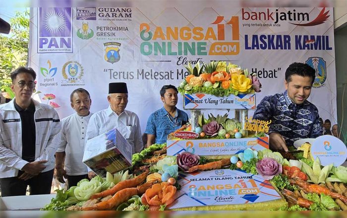 Kiai Asep Pimpin Doa HUT ke-11 BANGSAONLINE, Wagub Emil Puji Media Berkualitas dan Berintegritas