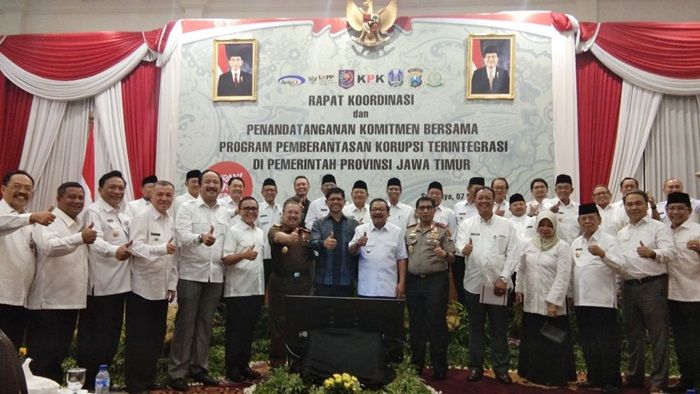 Komitmen Berantas Korupsi, Pakde Karwo Lakukan Ini Komitmen Berantas Korupsi, Pakde Karwo Lakukan Ini