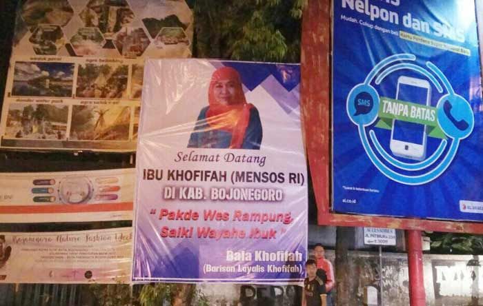 Baliho Dukungan untuk Khofifah Bertebaran di Bojonegoro Baliho Dukungan untuk Khofifah Bertebaran di Bojonegoro