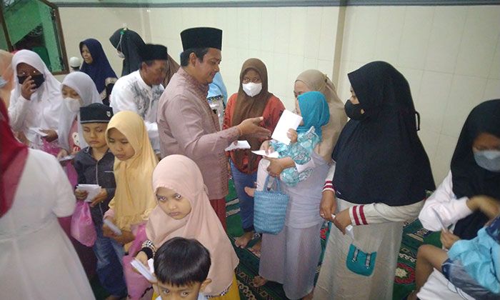 Sambut Tahun Baru Islam, Yayasan Masjid At Taqwa Surabaya Beri Santunan untuk Puluhan Anak Yatim Sambut Tahun Baru Islam, Yayasan Masjid At Taqwa Surabaya Beri Santunan untuk Puluhan Anak Yatim