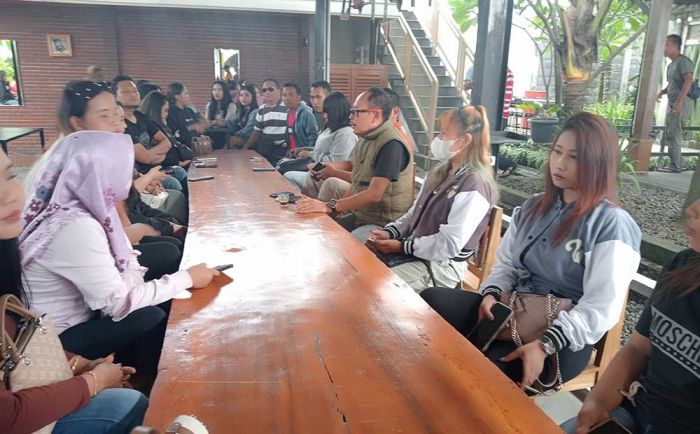 Wadul LSM, Pengusaha Warkop dan Karaoke Desak Pemkab Pasuruan Bentuk Perda Tempat Hiburan Wadul LSM, Pengusaha Warkop dan Karaoke Desak Pemkab Pasuruan Bentuk Perda Tempat Hiburan