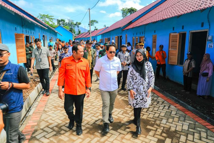 Percepat Bantuan Korban Banjir Bandang, Pj Gubernur Jatim Resmikan 66 Unit Huntap di Banyuwangi Percepat Bantuan Korban Banjir Bandang, Pj Gubernur Jatim Resmikan 66 Unit Huntap di Banyuwangi