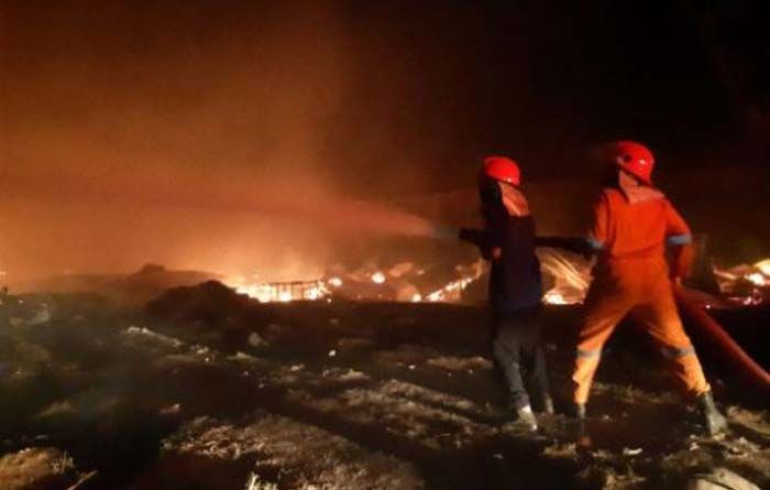 Korsleting Listrik, Kandang Ayam di Singgahan Terbakar