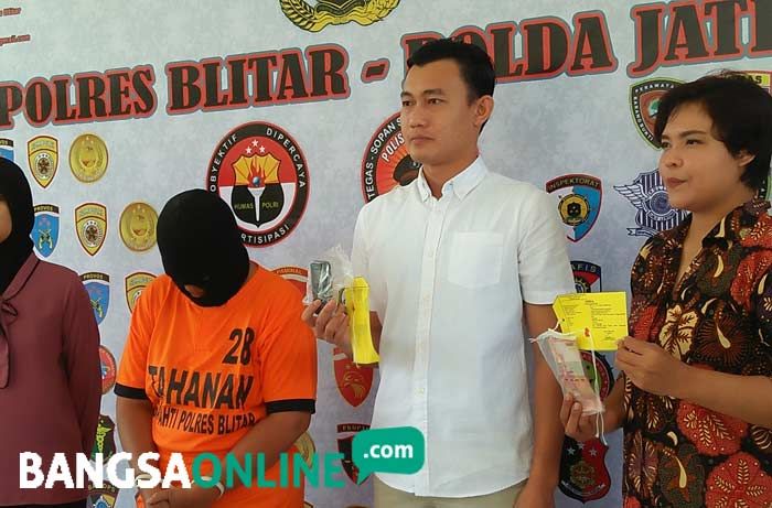 Seorang Ibu di Blitar Tega Jajakan Anak Gadisnya Seorang Ibu di Blitar Tega Jajakan Anak Gadisnya
