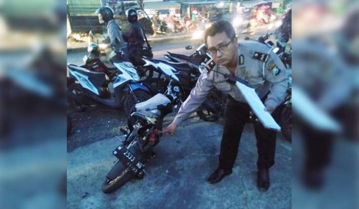 Dua Sepeda Motor Bersenggolan, yang Dibonceng Tewas Terlindas Truk, Pengendaranya Malah Kabur Dua Sepeda Motor Bersenggolan, yang Dibonceng Tewas Terlindas Truk, Pengendaranya Malah Kabur