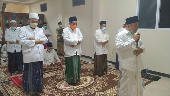 Kawal PPKM, Para Kiai Istiqamah Salat Malam dan Istighatsah Tiap Malam Jumat Kawal PPKM, Para Kiai Istiqamah Salat Malam dan Istighatsah Tiap Malam Jumat