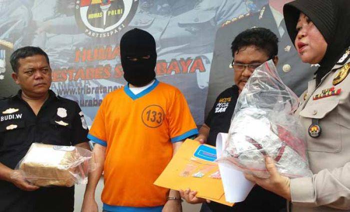 Gerebek Acara Nikahan, Polrestabes Surabaya Dapat 1700 Butir Pil Koplo Gerebek Acara Nikahan, Polrestabes Surabaya Dapat 1700 Butir Pil Koplo