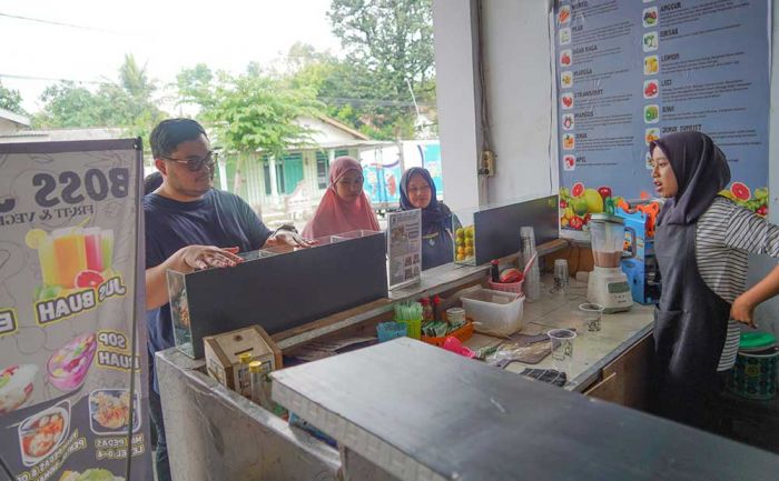 Kampanye di Kecamatan Kepung, Dhito Dipuji Sebagai Pemimpin Pengayom Petani Kampanye di Kecamatan Kepung, Dhito Dipuji Sebagai Pemimpin Pengayom Petani