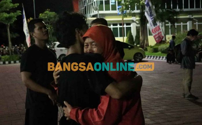 Dijemput Orang Tua, Polres Gresik Pulangkan 26 Pesilat Dijemput Orang Tua, Polres Gresik Pulangkan 26 Pesilat